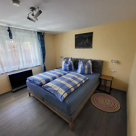 Apartmán Am Keschtewaeldele **** *