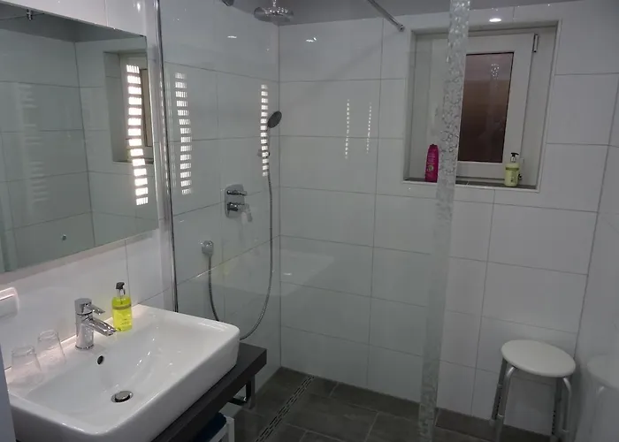 Am Keschtewaeldele **** *